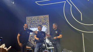 Yezdi Roadster 2025: लॉन्च हुई येज्दी रोडस्टर, कीमत 2.09 लाख से शुरू, जानें पावर, माइलेज और फीचर्स