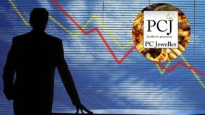 PC Jeweller के शेयर में क्या फंस गए निवेशक, एक्सपर्ट ने दी ये अहम सलाह; क्या अभी और आएगी गिरावट?