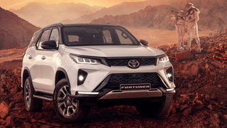 Toyota ने घटाए कारों के दाम, Fortuner ₹3.49 लाख तक सस्ती; Innova, Glanza और Hilux पर भी कटौती