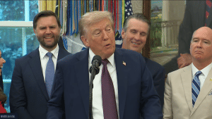 Trump Oval Office Announcement: न यूक्रेन, न टैरिफ, ट्रंप ने किया डिफेंस से जुड़ा ये बड़ा ऐलान Trump Oval Office Announcement: न यूक्रेन, न टैरिफ, ट्रंप ने किया डिफेंस से जुड़ा ये बड़ा ऐलान