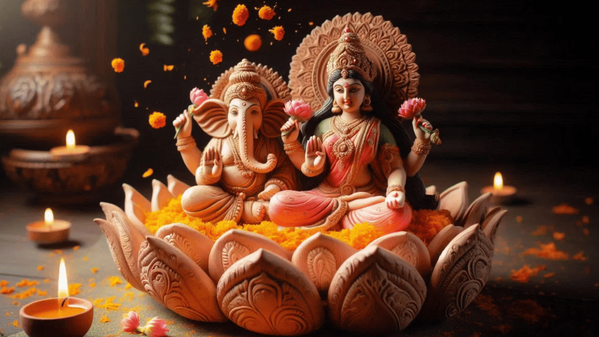 नवरात्रि में घर के लिए लेनी है देवी-देवताओं की मूर्ति, तो जान लें उस पर भी लगता इतना है GST नवरात्रि में घर के लिए लेनी है देवी-देवताओं की मूर्ति, तो जान लें उस पर भी लगता इतना है GST