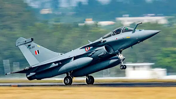 IAF के लिए 60 नए एयरक्राफ्ट खरीदेगी डिफेंस मिनिस्ट्री, 1 लाख करोड़ रुपये का टेंडर जारी; Tata-Mahindra-HAL के बीच लगी रेस IAF के लिए 60 नए एयरक्राफ्ट खरीदेगी डिफेंस मिनिस्ट्री, 1 लाख करोड़ रुपये का टेंडर जारी; Tata-Mahindra-HAL के बीच लगी रेस