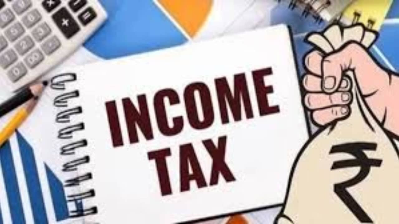 फर्जी राजनीतिक दान दिखाकर इनकम टैक्स क्लेम लेने वालों को खोज रहा आयकर विभाग, कार्रवाई से बचने के लिए झट से कर डालें ये काम फर्जी राजनीतिक दान दिखाकर इनकम टैक्स क्लेम लेने वालों को खोज रहा आयकर विभाग, कार्रवाई से बचने के लिए झट से कर डालें ये काम