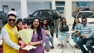 कौन हैं MK Bhatia जिन्होंने दिवाली पर बांट दी 51 कारें, मेडिकल स्टोर से खड़ा किया करोड़ों का कारोबार