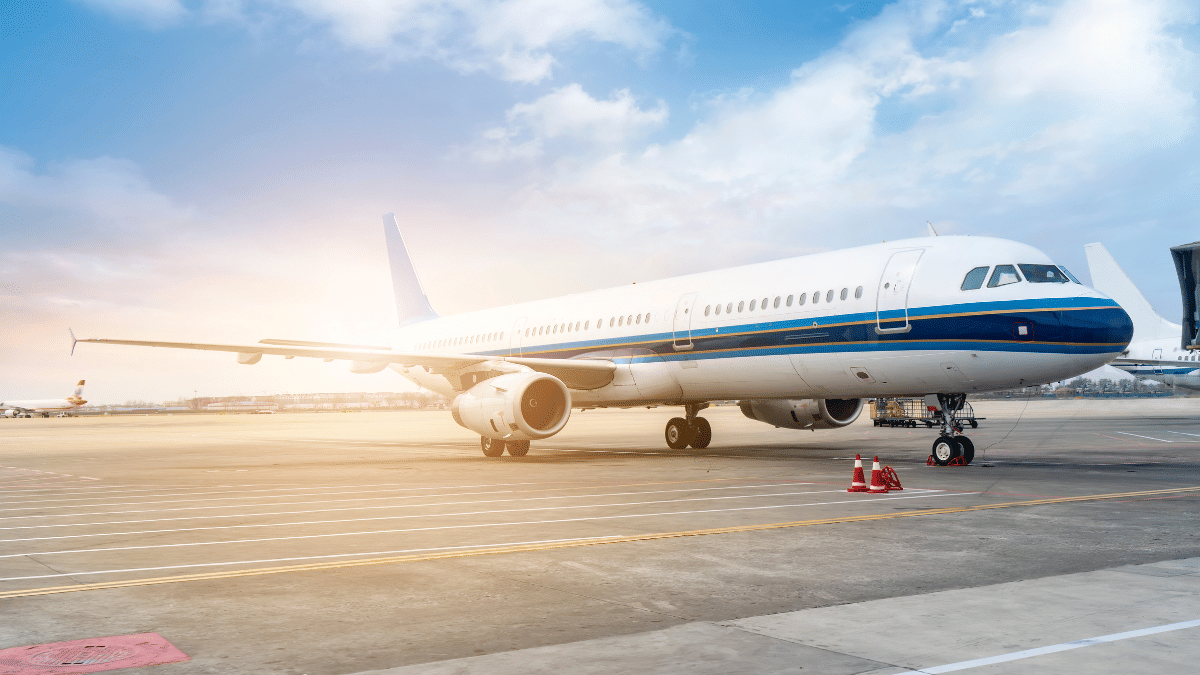 दिवाली-छठ में महंगी हवाई टिकटों से मिलेगी राहत, DGCA ने दिया निर्देश; 1700 नई उड़ानें जोड़ेंगी एयरलाइंस दिवाली-छठ में महंगी हवाई टिकटों से मिलेगी राहत, DGCA ने दिया निर्देश; 1700 नई उड़ानें जोड़ेंगी एयरलाइंस
