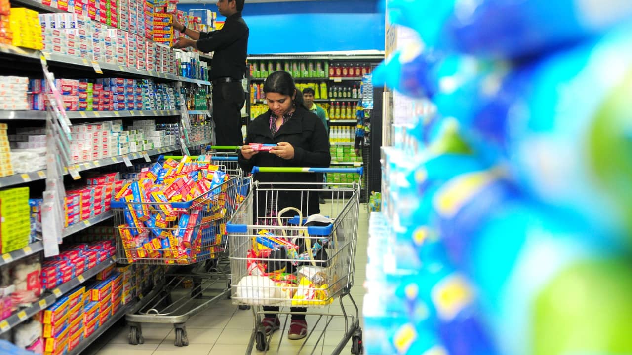 डॉलर ने खींच लिया GST कटौती का फायदा, साबुन-तेल से लेकर घरेलू समान होंगे महंगे, 5 फीसदी तक बढ़ सकते हैं दाम डॉलर ने खींच लिया GST कटौती का फायदा, साबुन-तेल से लेकर घरेलू समान होंगे महंगे, 5 फीसदी तक बढ़ सकते हैं दाम