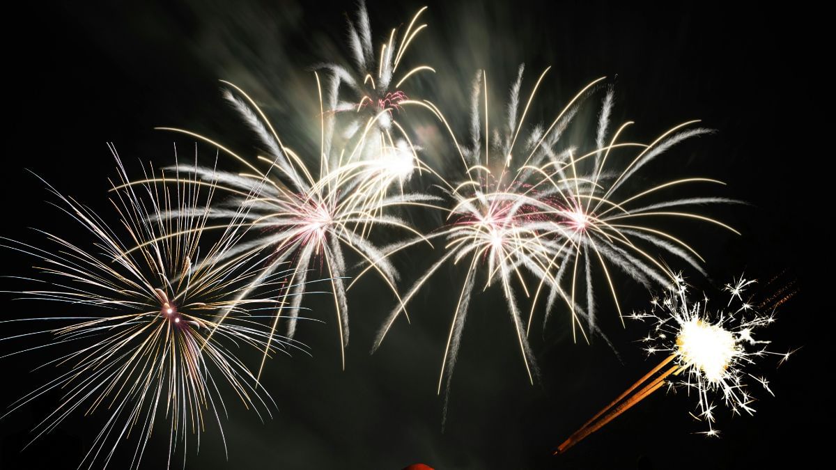 दिल्ली-NCR में दीपावली पर फोड़ सकेंगे पटाखे, सुप्रीम कोर्ट ने दी अनुमति; लेकिन इस बात का रखना होगा ध्यान – Money9live