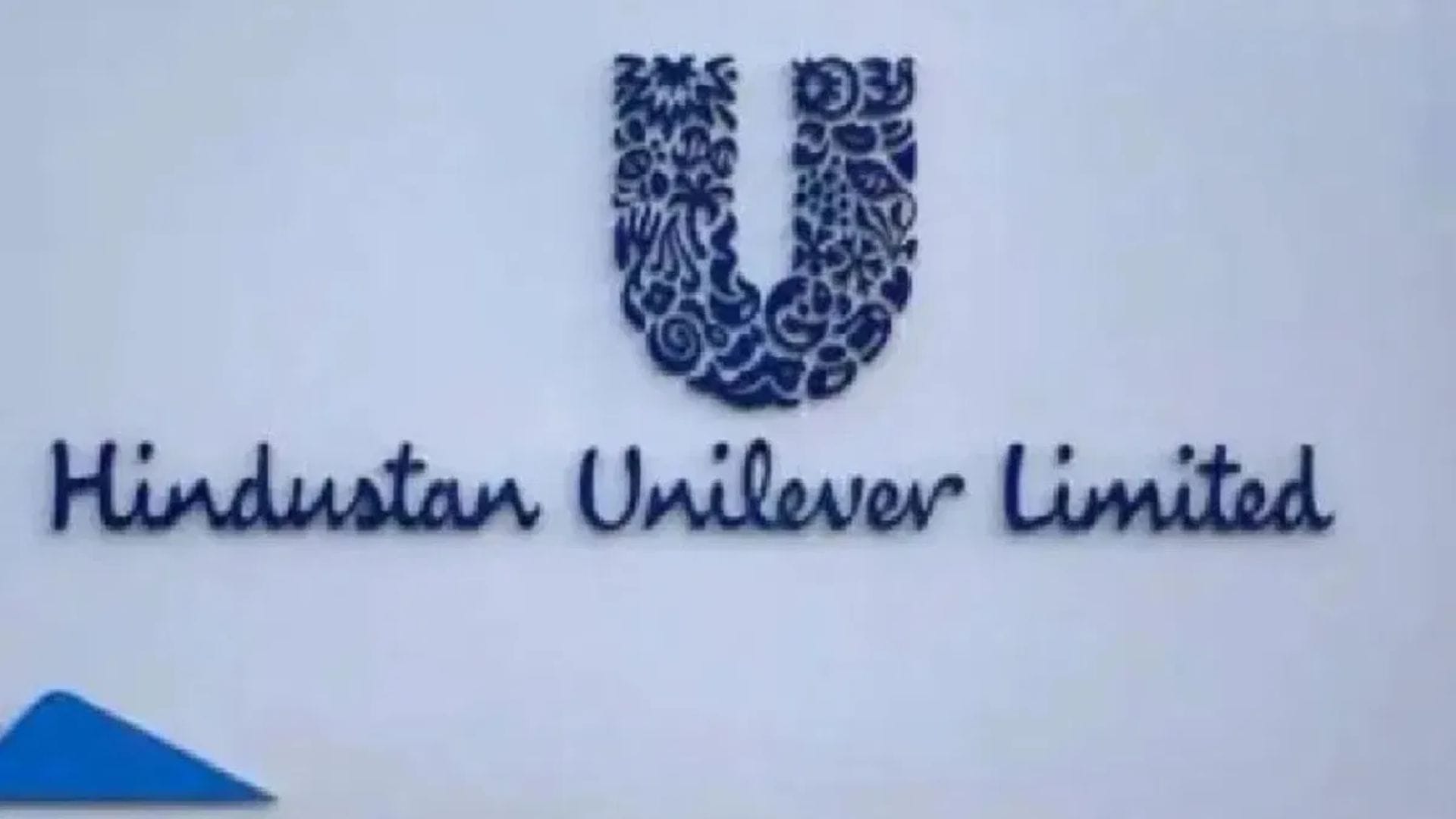 लक्स-डव जैसे साबुन ₹20 तक महंगे! कच्चे तेल की ‘आग’ बिगाड़ेगी आपका बजट, HUL ने बढ़ाए प्रोडक्ट के दाम