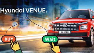 Hyundai Venue पर 1.73 लाख रुपये तक की भारी छूट, फिर भी करें 4 नवंबर का इंतजार? जानें क्यों है फायदे का सौदा