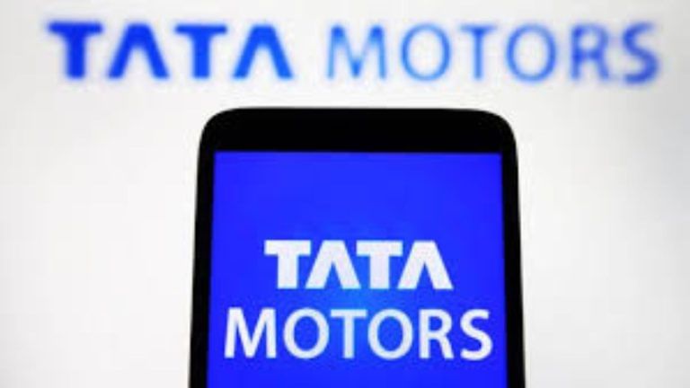 NSE के सभी बड़े इंडेक्स से बाहर होगा Tata Motors CV का शेयर, डिमर्जर के बाद लिक्विडिटी टेस्ट में हुआ फेल