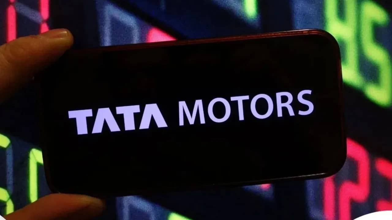 Tata Motors के शेयर में बना उछाल वाला पैटर्न, एक्सपर्ट ने बताया कब करना है BUY, इतने रुपये तक जाएगा स्टॉक Tata Motors के शेयर में बना उछाल वाला पैटर्न, एक्सपर्ट ने बताया कब करना है BUY, इतने रुपये तक जाएगा स्टॉक