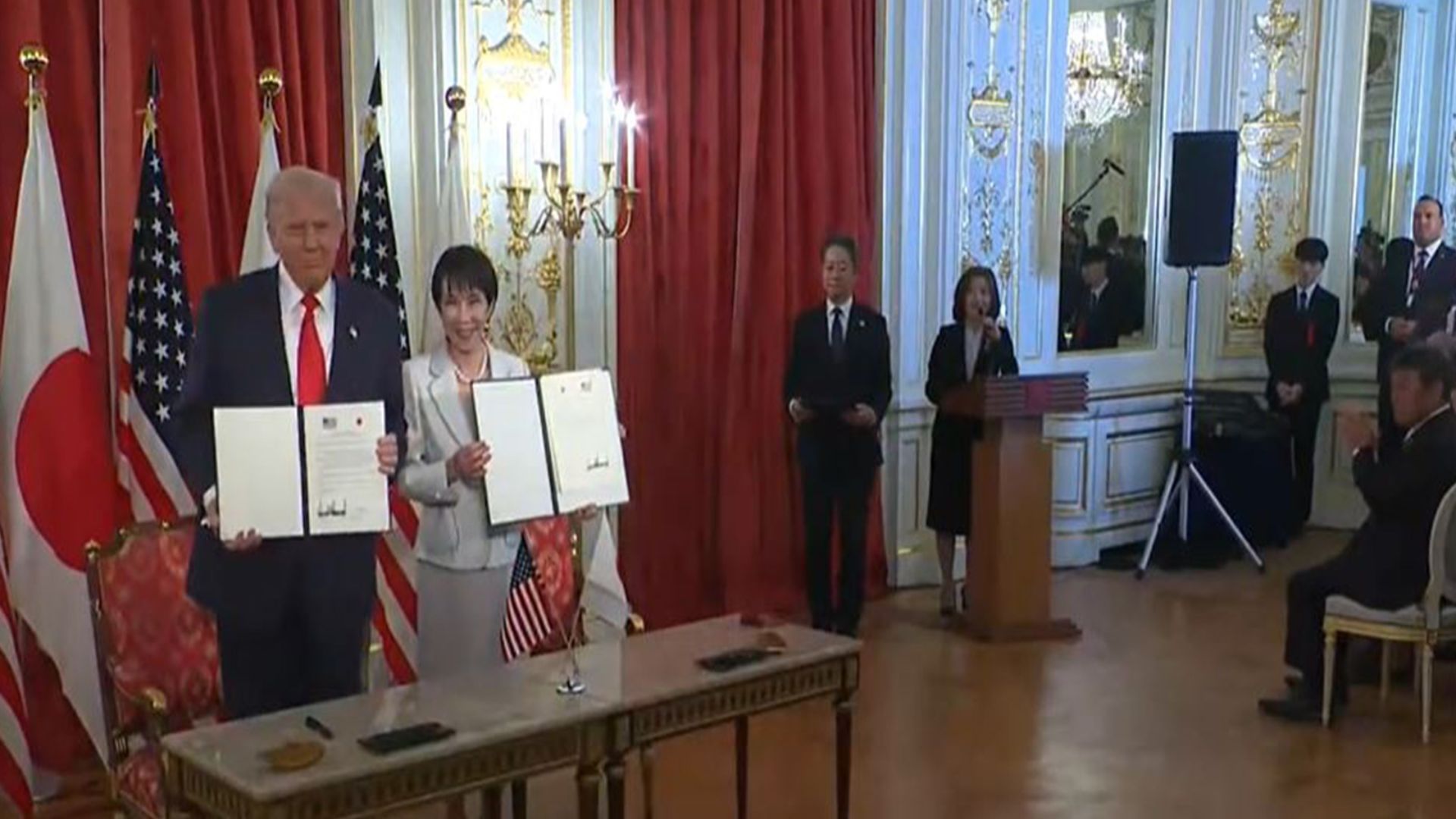 ट्रंप ने जापान की पीएम साने ताकाइची के साथ ट्रेड और रेयर अर्थ एग्रीमेंट पर किए साइन, कहा- हम आपके साथ हैं