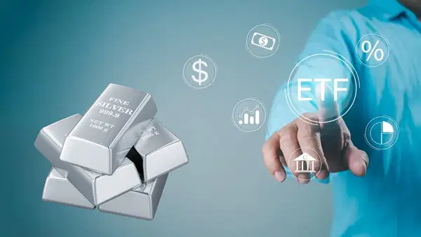 जिसका डर था वही हुआ, सिल्वर ETF 7% गिरा; मांग गिरने से CMP iNAV से भी नीचे; कई स्कीम पर असर जिसका डर था वही हुआ, सिल्वर ETF 7% गिरा; मांग गिरने से CMP iNAV से भी नीचे; कई स्कीम पर असर
