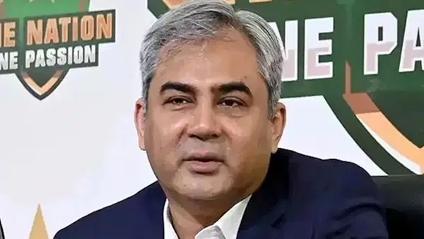 एशिया कप हार की बेइज्जती छिपाने को नया ड्रामा कर रहा पाक, ACC चेयरमैन नकवी को गोल्ड मेडल देने की तैयारी एशिया कप हार की बेइज्जती छिपाने को नया ड्रामा कर रहा पाक, ACC चेयरमैन नकवी को गोल्ड मेडल देने की तैयारी