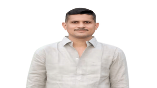 सिक्योरिटी गार्ड की नौकरी से 400 करोड़ की कंपनी का मालिक बनने का सफर, जानें बिहार चुनाव लड़ रहे नीरज सिंह की कहानी