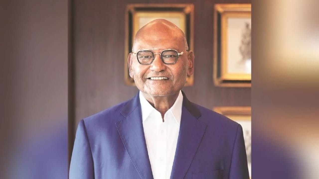 बिहार में जन्मे, बचपन में कबाड़ बेचा और फिर खड़ी की करोड़ों की कंपनी