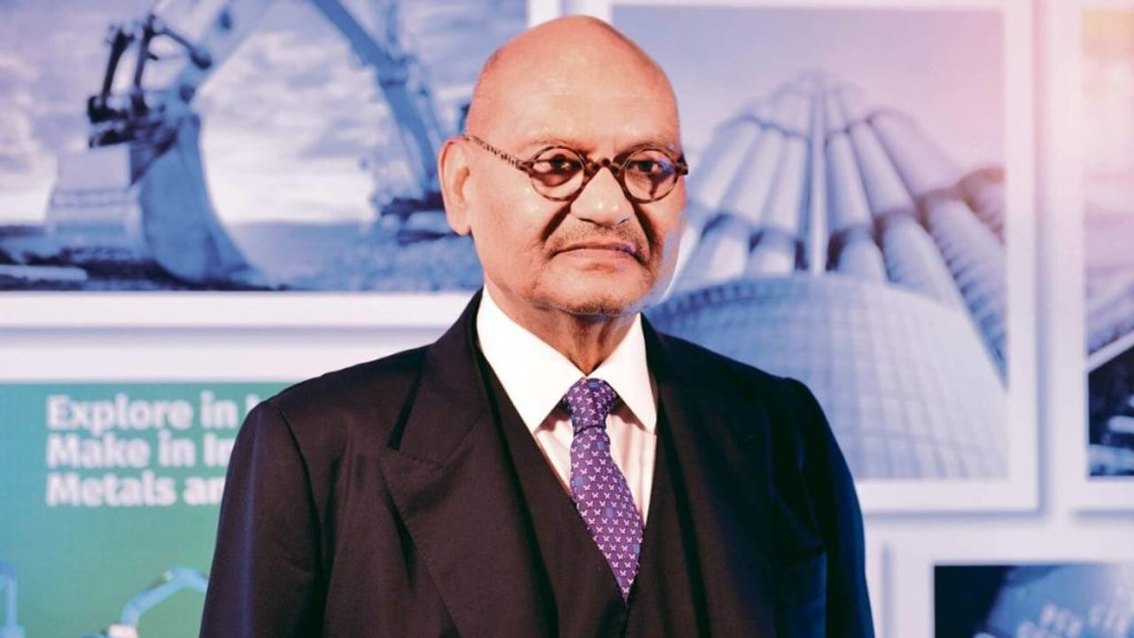 बिहार में जन्मे, बचपन में कबाड़ बेचा और फिर खड़ी की करोड़ों की कंपनी