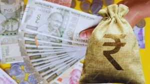 नए साल में केंद्रीय कर्मचारियों को मिलेगी खुशखबरी! AICPI-IW में बढ़ोतरी, 8वें वेतन आयोग पर क्या पड़ेगा असर?