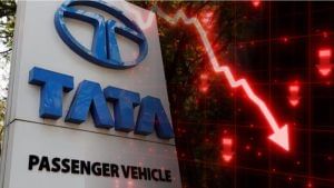 TMPV का शेयर 7% धड़ाम! रिकॉर्ड मुनाफा दिखा लेकिन असली तस्वीर में करोड़ों का घाटा; गिरावट को क्या कर रहा ट्रिगर