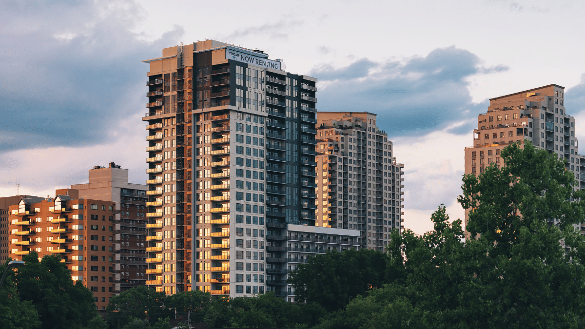 टॉप 28 लिस्टेड रियल्टी कंपनियों ने पहली छमाही में बेची ₹92,500 करोड़ की प्रॉपर्टी, यह ग्रुप रहा नंबर-1, देखें लिस्ट