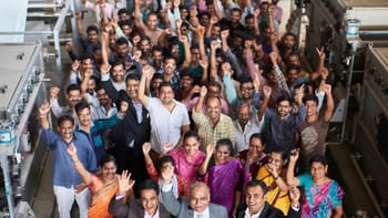 नोएडा प्रोटेस्ट का असर, अब देशभर में मजदूरी बढ़ाने की तैयारी में सरकार, डबल हो सकती है न्यूनतम मजदूरी