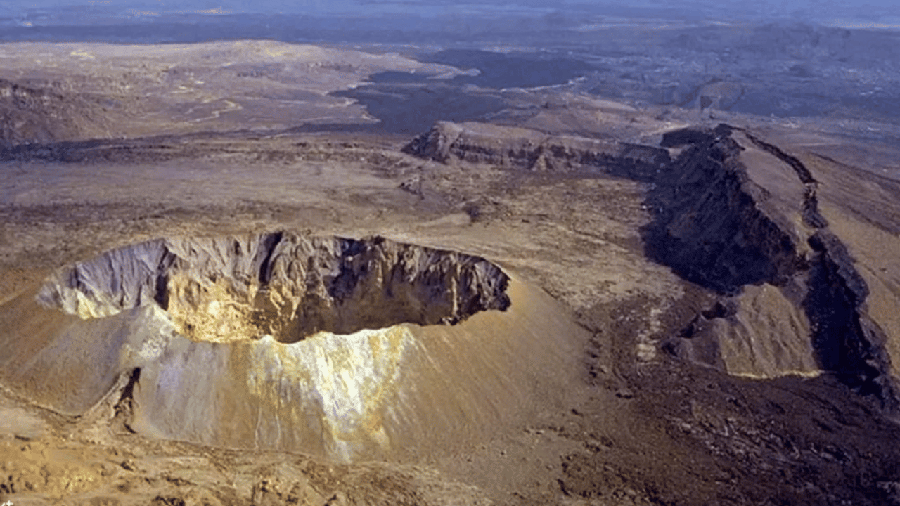 Ethiopia’s में फटा ज्वालामुखी, 12000 साल बाद उठा तूफान; तस्वीरों में देखें कैसे 4300 किमी दूर भारत तक पहुंचा खतरा