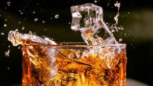 FSSAI की सख्ती के बाद Diageo बदलेगा व्हिस्की और रम की रेसिपी, इन कंपनियों ने भी किया बड़ा ऐलान