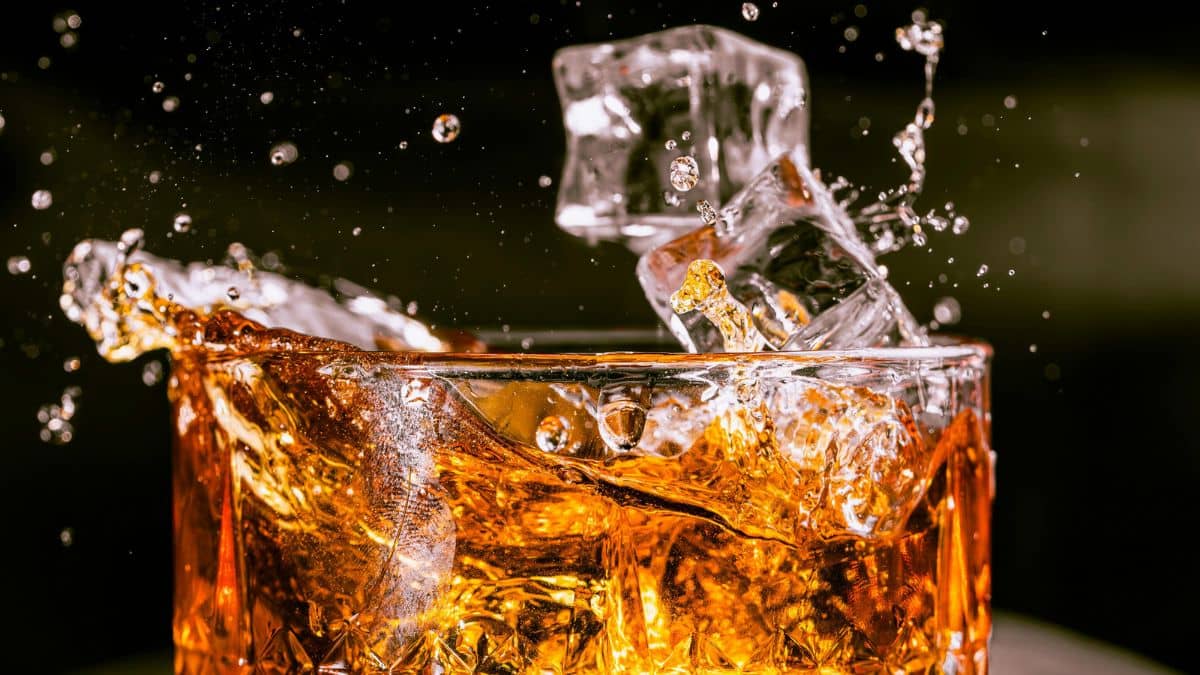 FSSAI की सख्ती के बाद Diageo बदलेगा व्हिस्की और रम की रेसिपी, इन कंपनियों ने भी किया बड़ा ऐलान FSSAI की सख्ती के बाद Diageo बदलेगा व्हिस्की और रम की रेसिपी, इन कंपनियों ने भी किया बड़ा ऐलान
