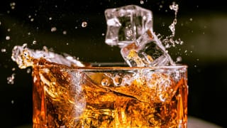 FSSAI की सख्ती के बाद Diageo बदलेगा व्हिस्की और रम की रेसिपी, इन कंपनियों ने भी किया बड़ा ऐलान