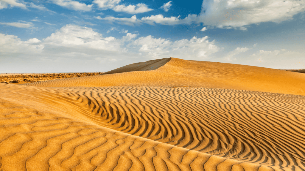 जनवरी की ठंड में सुनहरी रेत का जादू… जैसलमेर में इन जगहों पर घूमने का सबसे परफेक्ट मौसम