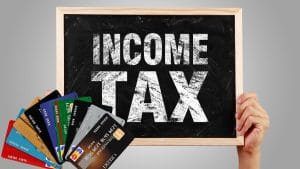 क्रेडिट कार्ड से अनाप-शनाप खर्च पड़ेगा भारी, इनकम टैक्स विभाग भेज सकता है नोटिस, हो जाएं अलर्ट, न करें ये गलतियां