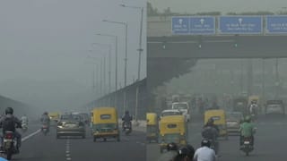 दिल्ली NCR में GRAP III लागू, खराब हवा के चलते धुंध की चपेट में शहर के कई हिस्से
