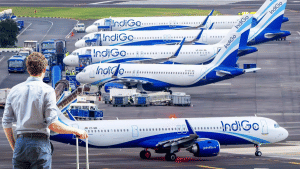 Indigo की 200 से ज्यादा फ्लाइट रद्द, क्रू की कमी और नए नियम से यात्रियों की मुश्किलें बढ़ीं; हजारों पैसेंजर फंसे