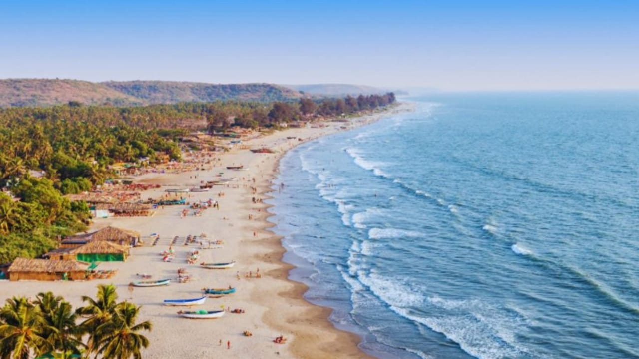 सर्दियों में घूमने के लिए परफेक्ट जगहें! कहीं बर्फीली परतें तो कहीं सूरज की हैं मद्धम किरणें; पॉकेट पर भी नहीं पड़ेगा भार