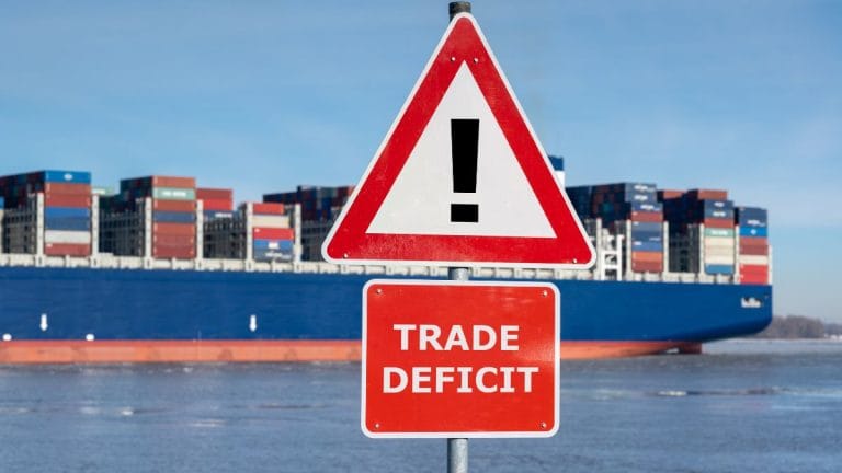 पांच महीने के निचले स्तर पर ट्रेड डेफिसिट, आयात में गिरावट और अमेरिका को बढ़ते निर्यात से भारत को राहत