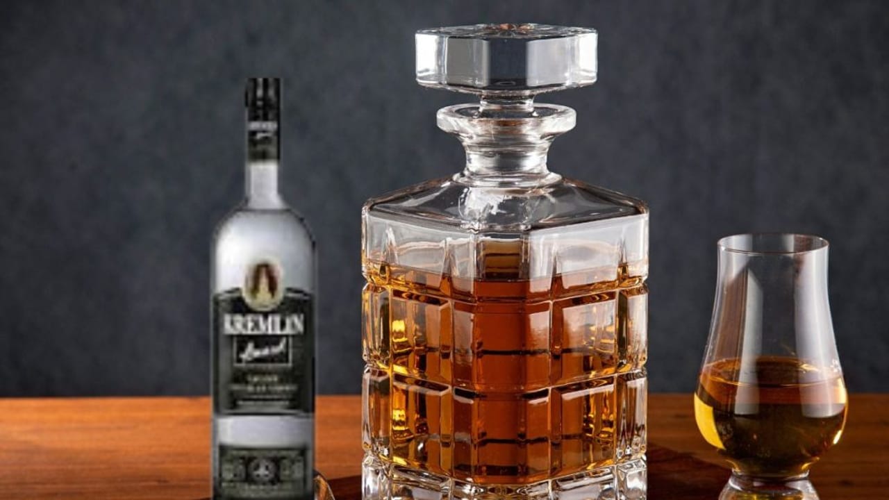 भारत में रूसी व्हिस्की का तेजी से बढ़ रहा क्रेज, ये 7 ब्रांड बन गए हैं नई पसंद
