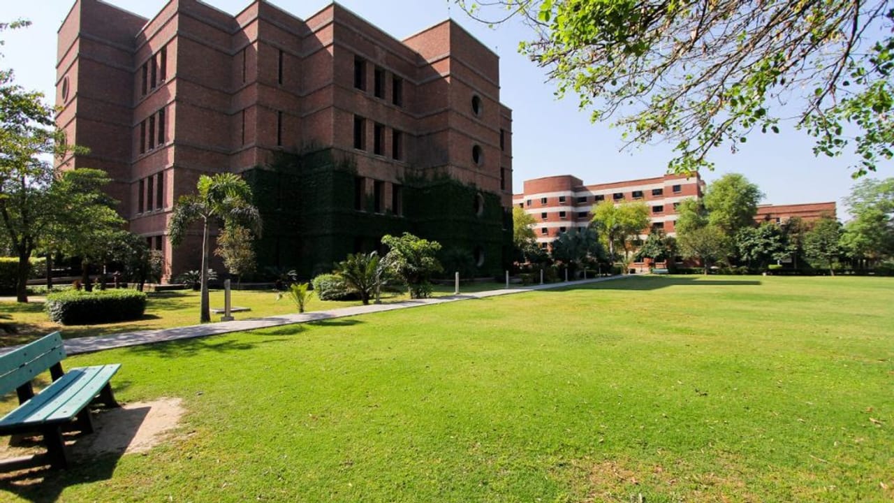 बंटवारे के 78 साल बाद ऐसा क्या हुआ कि पाकिस्तान के इस यूनिवर्सिटी ने लिया संस्कृत पढ़ाने का फैसला!