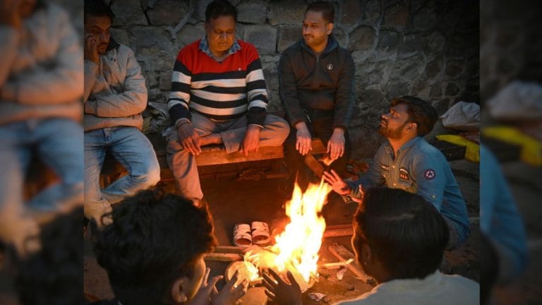 इस हफ्ते भी कड़ाके की ठंड! यूपी, बिहार, दिल्ली समेत इन शहरों में 2 डिग्री तक पहुंचेगा पारा, डबल अटैक के लिए रहें तैयार