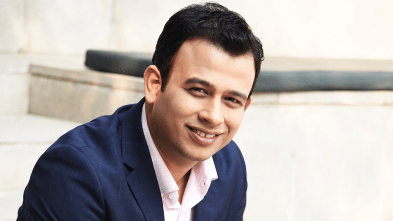 कार बेचने में हुई परेशानी तो इस लड़के ने बना दिया CARS24, दुबई तक फैला है बिजनेस, नेट वर्थ ₹1,790 करोड़