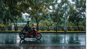 दिल्ली, यूपी, हरियाणा में मौसम का अलर्ट! बारिश, तेज हवाएं और कोहरा करेगा ट्रिपल अटैक, कुछ दिन रहें सतर्क