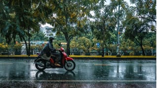 दिल्ली, यूपी, हरियाणा में मौसम का अलर्ट! बारिश, तेज हवाएं और कोहरा करेगा ट्रिपल अटैक, कुछ दिन रहें सतर्क