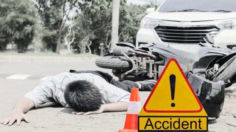 पांच साल में सड़क हादसे में 7.78 लाख मौतें, 43% रहे बाइक सवार, सड़क सुरक्षा पर सख्त रुख अपनाएगी सरकार