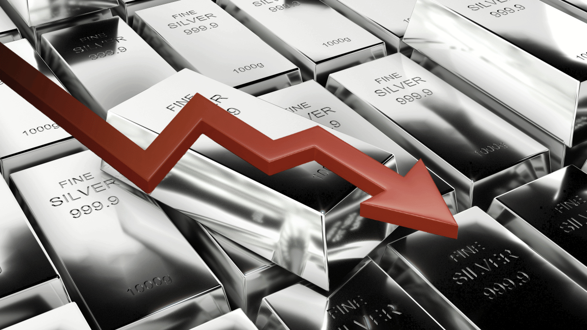 चांदी के लिए काला दिन है हंट ब्रदर्स का दांव, जानें कैसे एक दिन में 50 फीसदी टूटे थे भाव, क्या फिर बना है वही माहौल चांदी के लिए काला दिन है हंट ब्रदर्स का दांव, जानें कैसे एक दिन में 50 फीसदी टूटे थे भाव, क्या फिर बना है वही माहौल