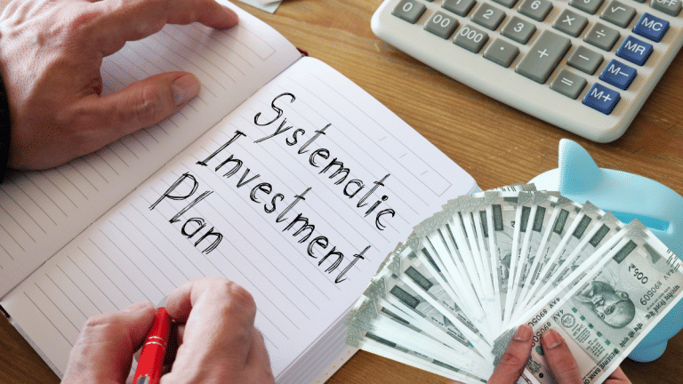 Bond SIP में निवेश का बना रहे हैं प्लान, जानें यह Equity SIP से कितना अलग और कैसे करता है काम