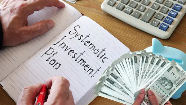 लाल बाजार में भी SIP का जलवा! सितंबर में ₹32,490 करोड़ का रिकॉर्ड निवेश, इक्विटी फंडों में 31% उछाल लाल बाजार में भी SIP का जलवा! सितंबर में ₹32,490 करोड़ का रिकॉर्ड निवेश, इक्विटी फंडों में 31% उछाल