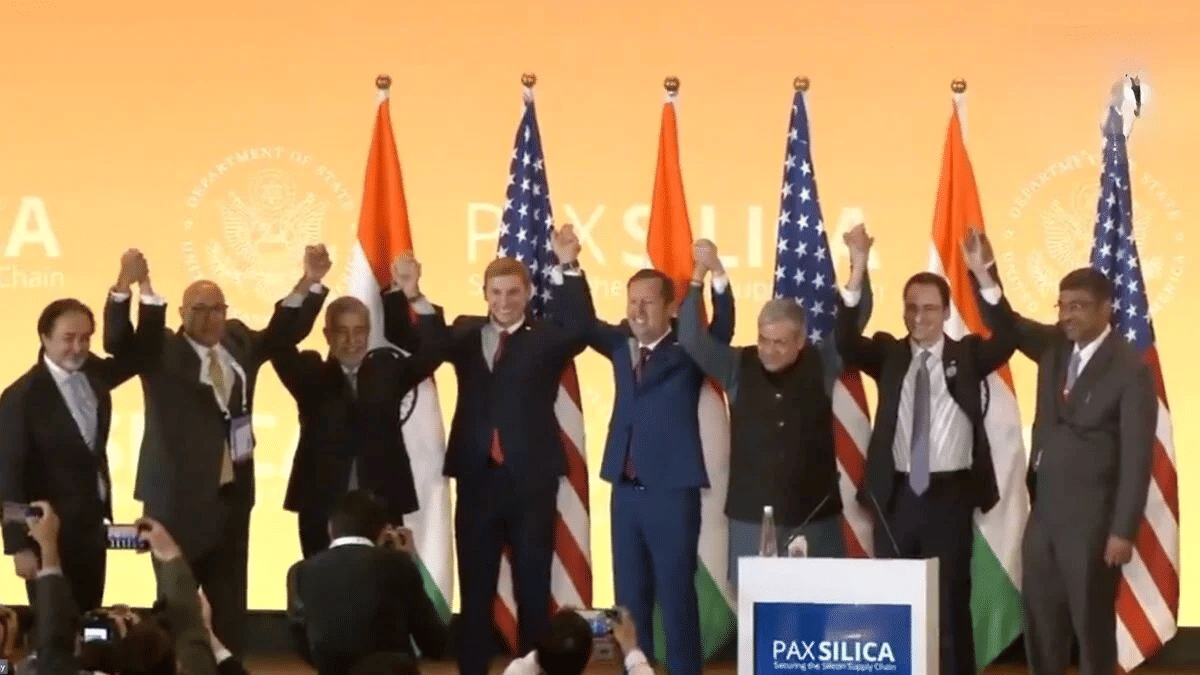 अमेरिकी नेतृत्व वाले Pax Silica में भारत की एंट्री, AI और सेमीकंडक्टर में चीन की बादशाहत को चुनौती, जानें कैसे होगा फायदा? अमेरिकी नेतृत्व वाले Pax Silica में भारत की एंट्री, AI और सेमीकंडक्टर में चीन की बादशाहत को चुनौती, जानें कैसे होगा फायदा?