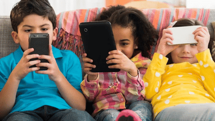 डीपफेक और बच्चों की सुरक्षा पर सख्ती की तैयारी! सोशल मीडिया कंपनियों से उम्र आधारित नियमों पर बात कर रही सरकार