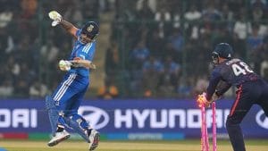 घूमती गेंद की फिरकी में उलझे भारतीय बल्लेबाज, अभी सुलझा लें सवाल, क्योंकि पाकिस्तान मांगेगा जवाब