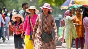 होली से पहले UP में बढ़ेगी गर्मी, दिल्ली में 32 डिग्री तक चढ़ेगा पारा, जानें देशभर में मौसम का हाल