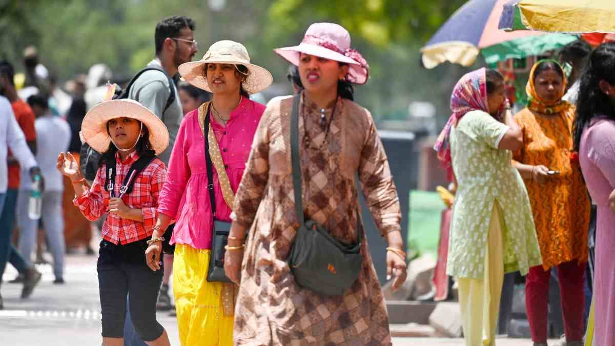 होली से पहले UP में बढ़ेगी गर्मी, दिल्ली में 32 डिग्री तक चढ़ेगा पारा, जानें देशभर में मौसम का हाल होली से पहले UP में बढ़ेगी गर्मी, दिल्ली में 32 डिग्री तक चढ़ेगा पारा, जानें देशभर में मौसम का हाल